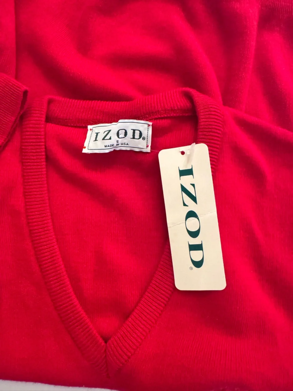 New Izod Vintage Mens Red V-Neck Knit Acrylic Pullover Sweater Golf USA